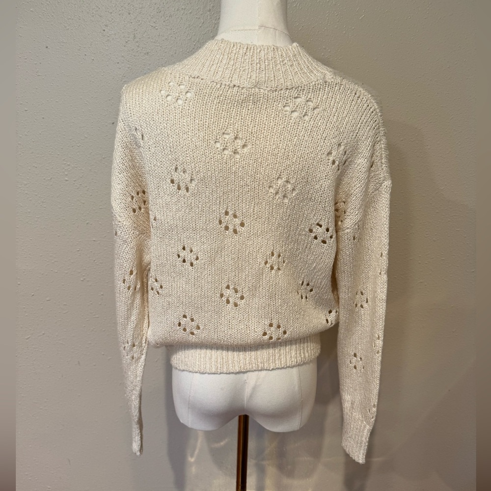 ASTR Cream V-Neck Sweater - Picture 5 of 9